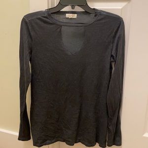 Long sleeve cut out shirt V-neck